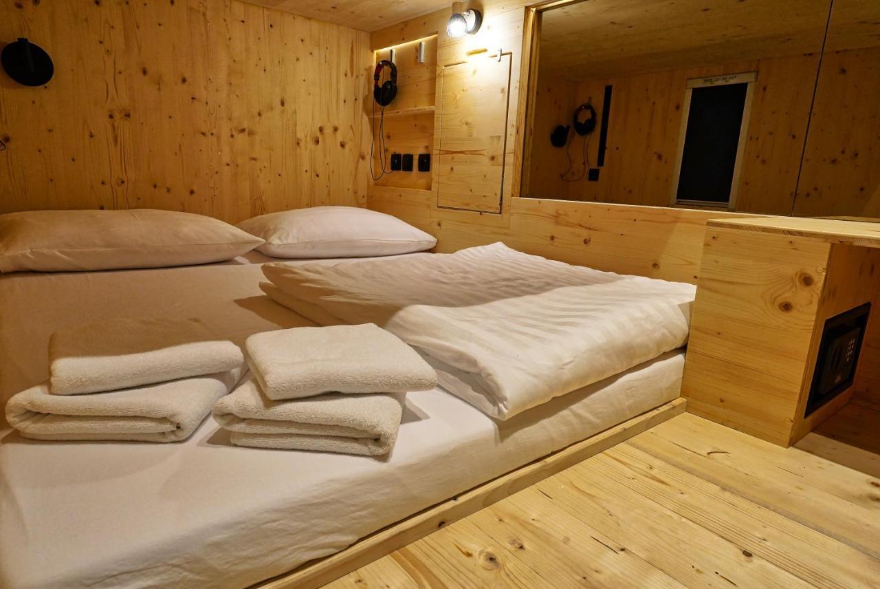 Capsule Hotel cápsula *